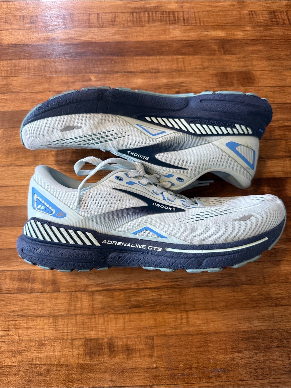 Brooks Adrenaline GTS 23 Womens Size 10 Running Shoes Gym Sneakers (L1)